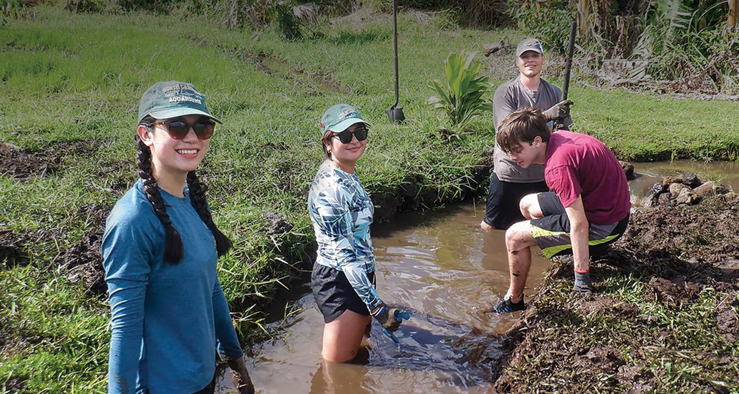 Pomona students in Hawaii