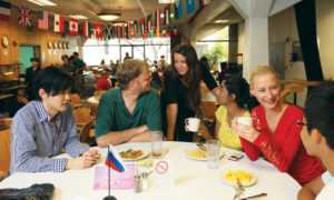 A Russian language table session at the Oldenborg Center for Modern Languages and International Relations.