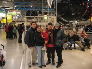 Mike Lin ’94 and Rosanna F Jeremias ’96 with Roger Lai ’94 and his partner